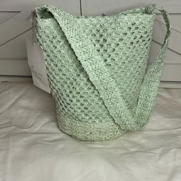 A New Day Light Green Crochet Bucket Bag - Picture 5 of 6